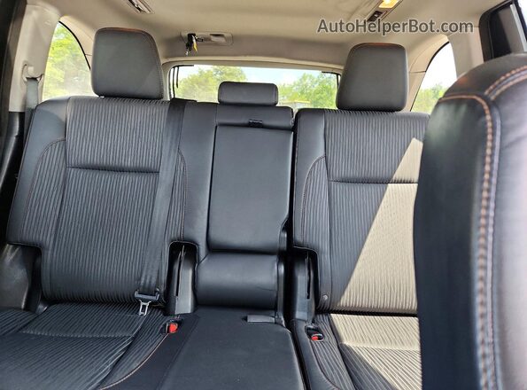 5TDBKRFH2GS250416 2016 TOYOTA HIGHLANDER Black Вид задніх сидінь