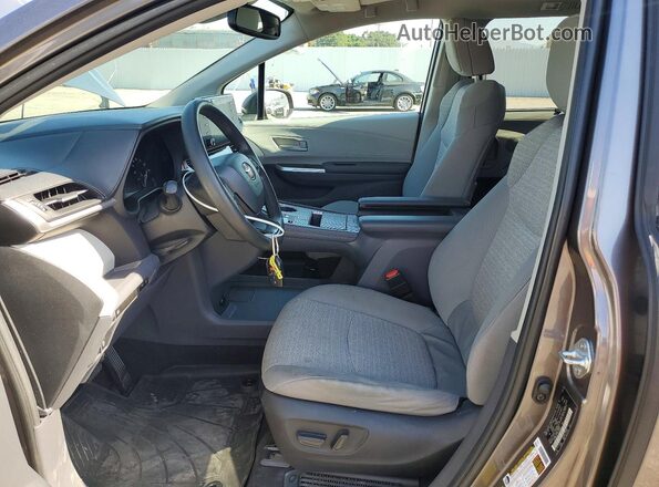 5TDBRKEC1PS177046 2023 TOYOTA SIENNA Gray წინა სალონის ხედი