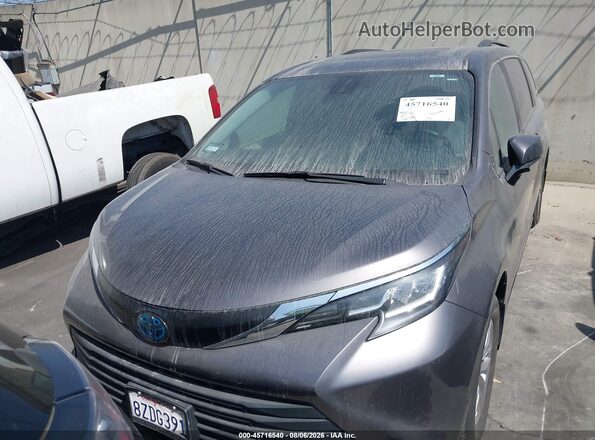 5TDBRKEC2NS086882 2022 TOYOTA SIENNA Gray Rear interior view