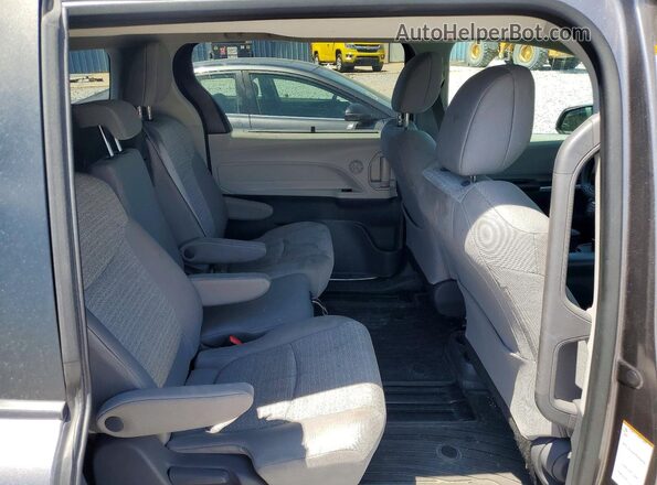 5TDBRKEC7MS004059 2021 TOYOTA SIENNA Gray Rear interior view