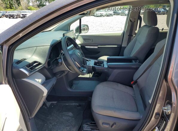 5TDBRKEC7MS004059 2021 TOYOTA SIENNA Gray Front interior view