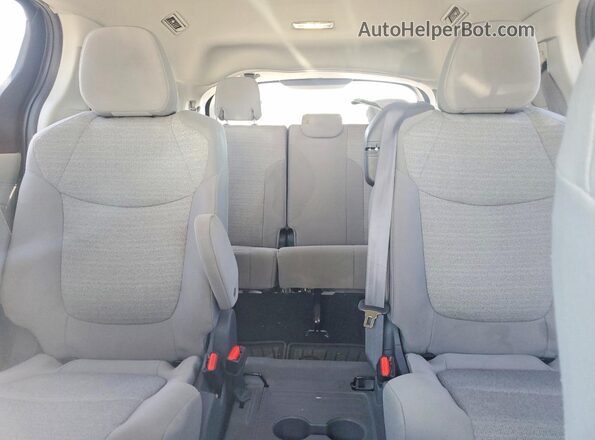 5TDBSKFC6MS019865 2021 TOYOTA SIENNA Gray Հետևի նստատեղերի տեսք