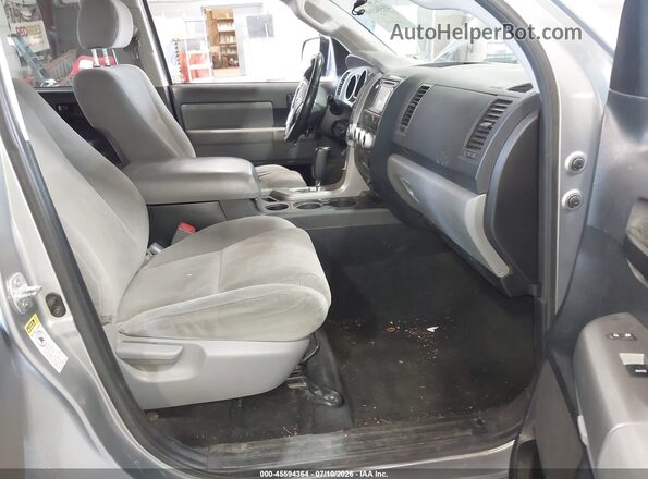 5TDBW5G10GS137269 2016 TOYOTA SEQUOIA Silver Вид салону спереду