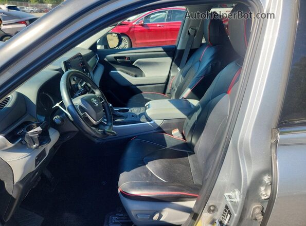 5TDBZRBH1NS595256 2022 TOYOTA HIGHLANDER Silver Vista interior delantera