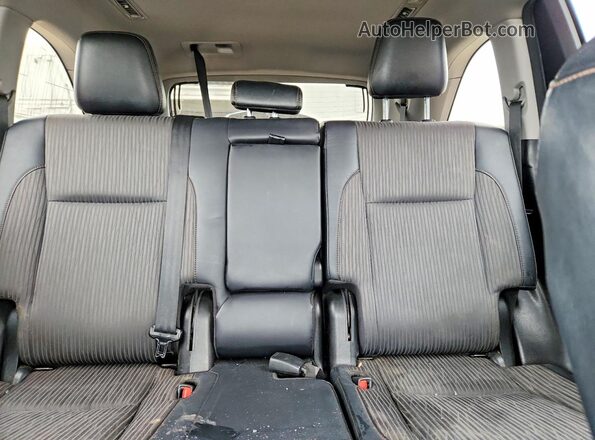 5TDBZRFH0JS800148 2018 TOYOTA HIGHLANDER Burgundy Widok tylnych siedzeń