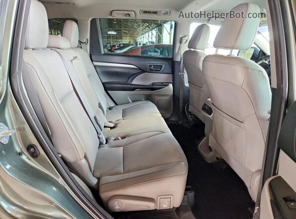 5TDBZRFH1JS838536 2018 TOYOTA HIGHLANDER Green Vista interior trasera