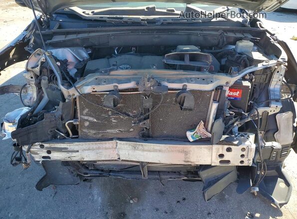 5TDBZRFH1JS849469 2018 TOYOTA HIGHLANDER Silver Engine compartment view