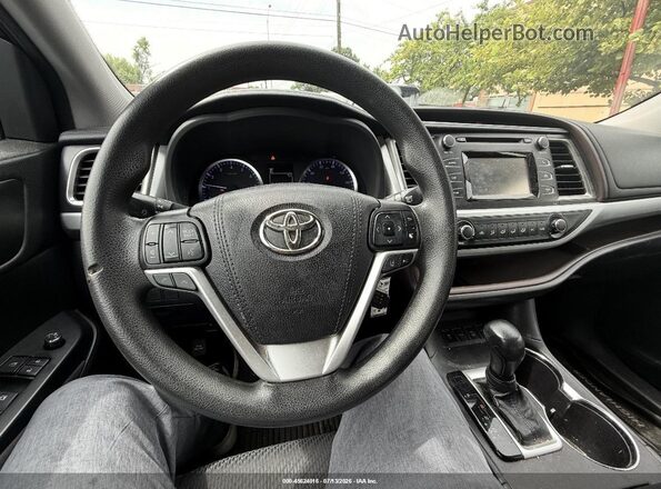 5TDBZRFH1JS883847 2018 TOYOTA HIGHLANDER Black Vista interior trasera
