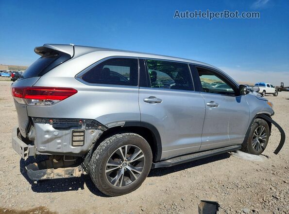 5TDBZRFH1JS906110 2018 TOYOTA HIGHLANDER Silver Rear right