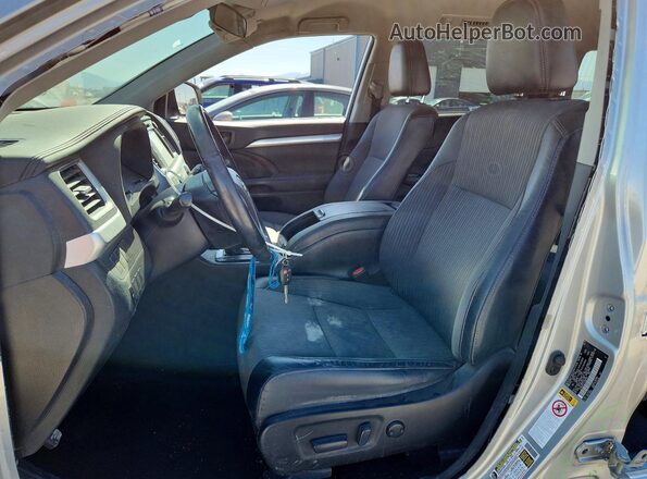 5TDBZRFH1JS906110 2018 TOYOTA HIGHLANDER Silver Front interior view