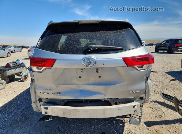 5TDBZRFH1JS906110 2018 TOYOTA HIGHLANDER Silver Rear view