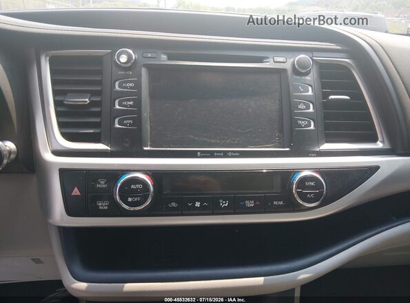 5TDBZRFH2KS997048 2019 TOYOTA HIGHLANDER White 360 interior view