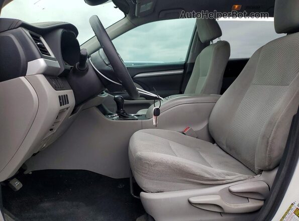 5TDBZRFH4JS844508 2018 TOYOTA HIGHLANDER White Front interior view