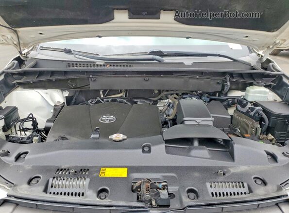 5TDBZRFH4JS844508 2018 TOYOTA HIGHLANDER White Engine compartment view