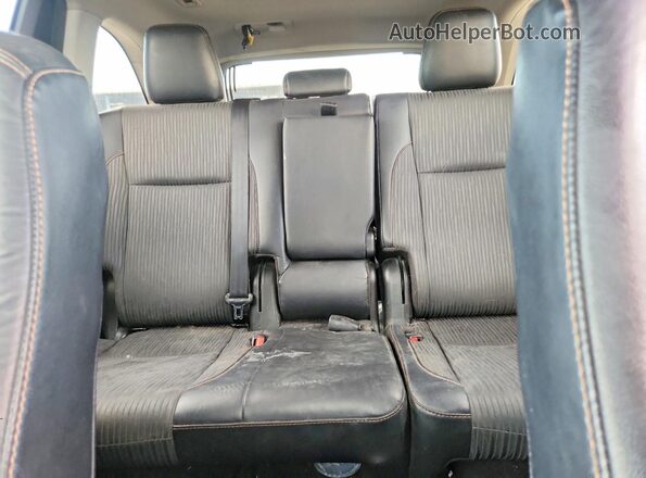 5TDBZRFH4JS872938 2018 TOYOTA HIGHLANDER Blue Вид задніх сидінь