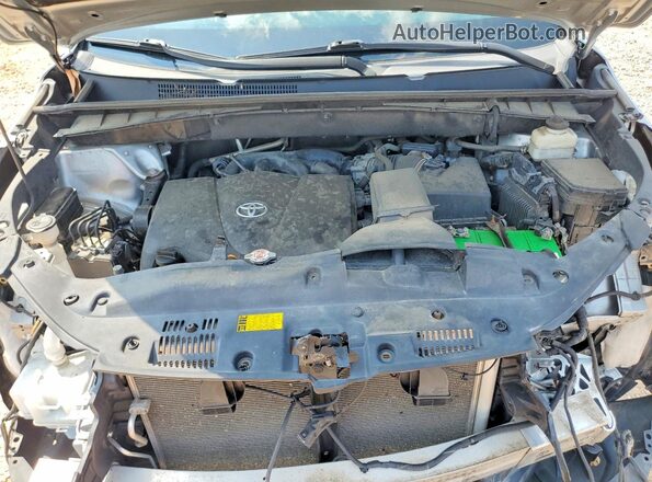 5TDBZRFH4JS878769 2018 TOYOTA HIGHLANDER Silver ძრავის განყოფილების ხედი