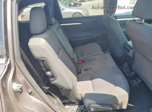 5TDBZRFH4KS961295 2019 TOYOTA HIGHLANDER Gray Rear interior view