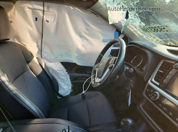 5TDBZRFH5HS379148 2017 TOYOTA HIGHLANDER Black წინა სალონის ხედი