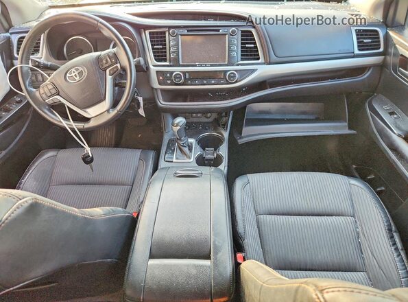 5TDBZRFH5HS379148 2017 TOYOTA HIGHLANDER Black წინა პანელის ხედი