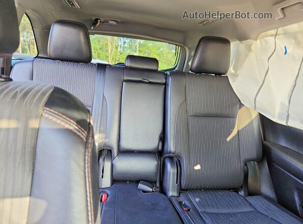 5TDBZRFH5HS379148 2017 TOYOTA HIGHLANDER Black უკანა სავარძლების ხედი