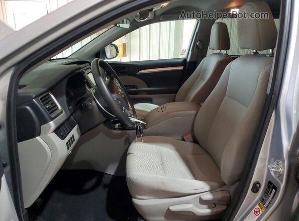 5TDBZRFH5JS805880 2018 TOYOTA HIGHLANDER Silver Вид салону спереду