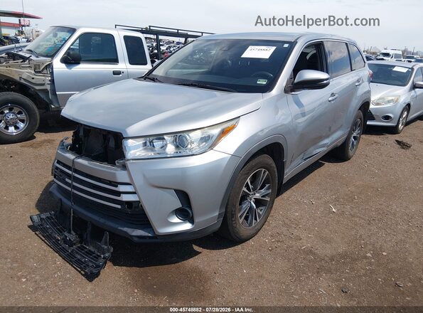 5TDBZRFH6JS821523 2018 TOYOTA HIGHLANDER Silver Vista tres cuartos delantera izquierda