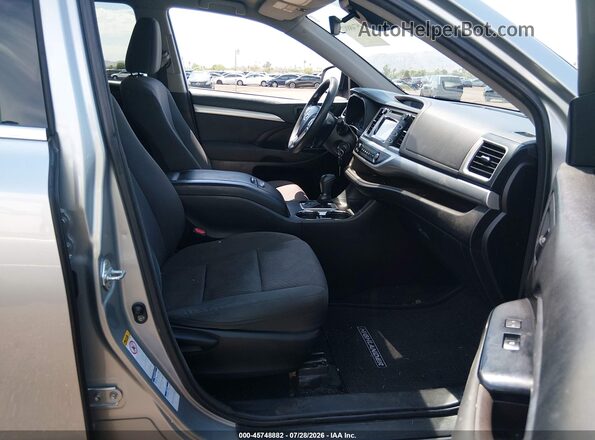 5TDBZRFH6JS821523 2018 TOYOTA HIGHLANDER Silver Vista interior delantera