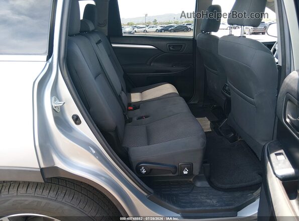 5TDBZRFH6JS821523 2018 TOYOTA HIGHLANDER Silver Vista de la etiqueta del VIN