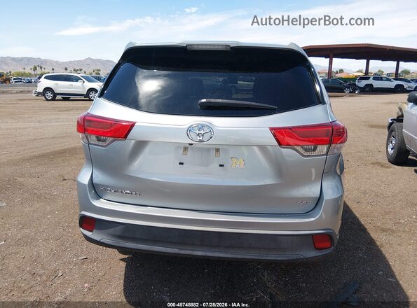 5TDBZRFH6JS821523 2018 TOYOTA HIGHLANDER Silver 