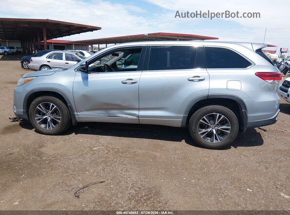 5TDBZRFH6JS821523 2018 TOYOTA HIGHLANDER Silver Vista interior de 360 grados