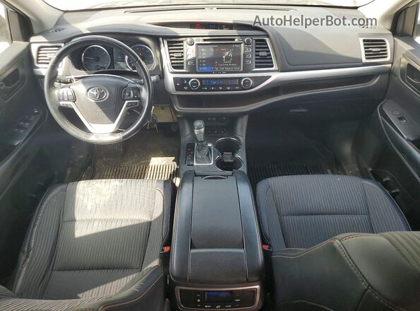5TDBZRFH6JS880426 2018 TOYOTA HIGHLANDER Silver Dashboard view