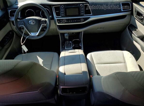 5TDBZRFH6JS888011 2018 TOYOTA HIGHLANDER Silver წინა პანელის ხედი