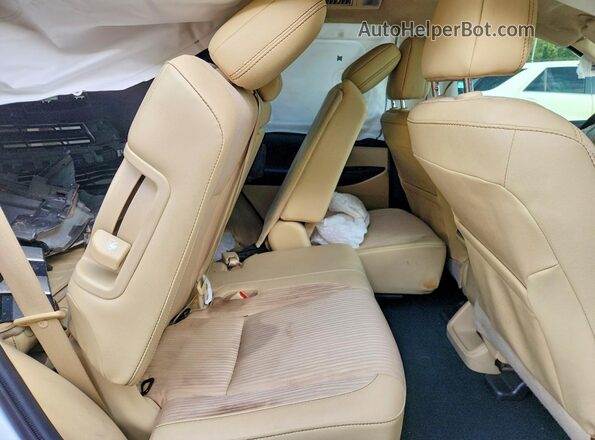 5TDBZRFH6KS993214 2019 TOYOTA HIGHLANDER White Вид задньої частини салону