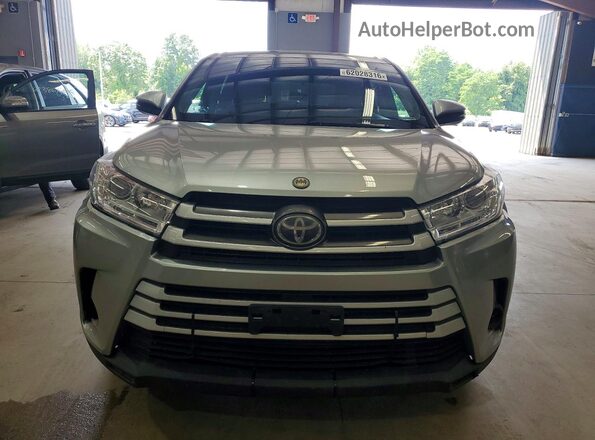 5TDBZRFH7HS379670 2017 TOYOTA HIGHLANDER Silver Widok z przodu