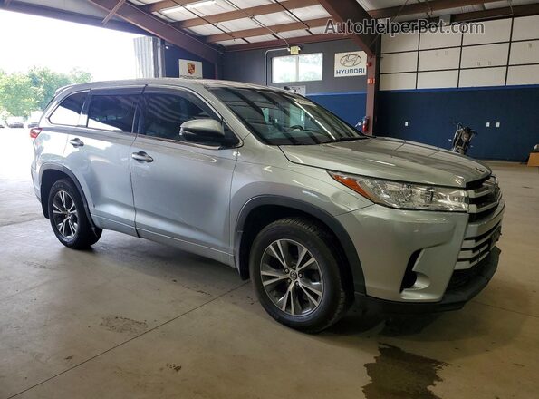 5TDBZRFH7HS379670 2017 TOYOTA HIGHLANDER Silver Przód prawy