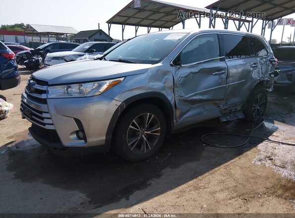 5TDBZRFH7JS896814 2018 TOYOTA HIGHLANDER Silver წინა მარცხენა ხედი სამი მეოთხედიდან