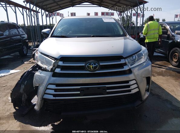 5TDBZRFH7JS896814 2018 TOYOTA HIGHLANDER Silver უკანა სალონის ხედი