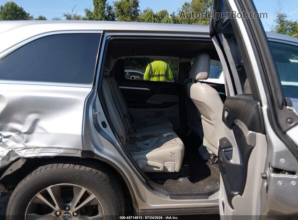 5TDBZRFH7JS896814 2018 TOYOTA HIGHLANDER Silver VIN კოდის სტიკერის ხედი