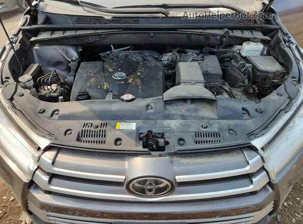 5TDBZRFH8KS717147 2019 TOYOTA HIGHLANDER Gray Вид задньої частини салону