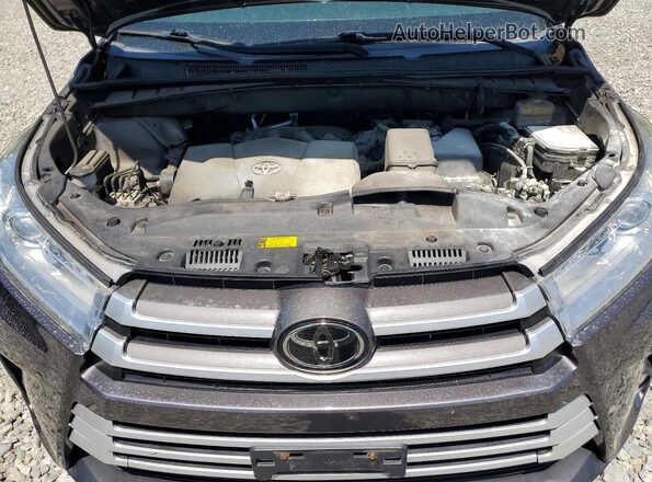 5TDBZRFH9JS843287 2018 TOYOTA HIGHLANDER Gray ძრავის განყოფილების ხედი