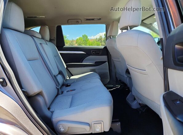 5TDBZRFH9KS703838 2019 TOYOTA HIGHLANDER Серый Вид задней части салона