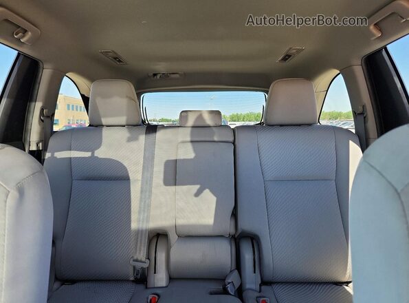 5TDBZRFH9KS703838 2019 TOYOTA HIGHLANDER Серый Вид задних сидений