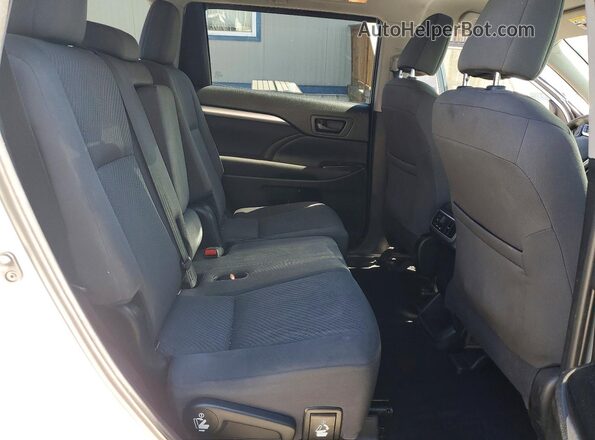 5TDBZRFH9KS724205 2019 TOYOTA HIGHLANDER White Widok wnętrza z tyłu