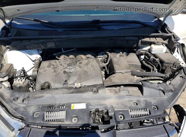 5TDBZRFH9KS724205 2019 TOYOTA HIGHLANDER White Widok komory silnika