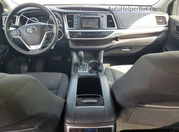 5TDBZRFHXKS972821 2019 TOYOTA HIGHLANDER Серебряный Вид панели приборов