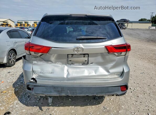 5TDBZRFHXKS972821 2019 TOYOTA HIGHLANDER Серебряный Вид сзади