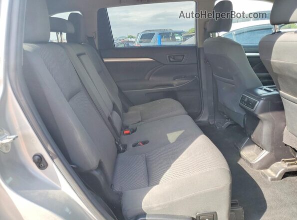 5TDBZRFHXKS972821 2019 TOYOTA HIGHLANDER Серебряный Вид задней части салона