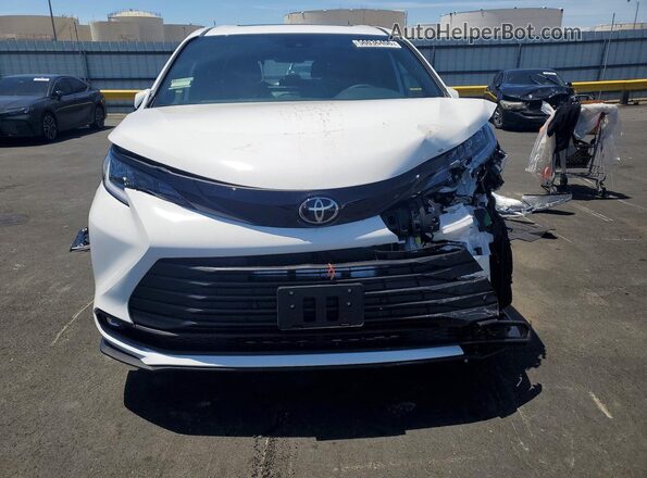 5TDCSKFC2TS259823 2026 TOYOTA SIENNA White Widok z przodu