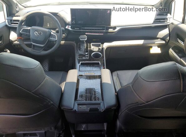 5TDCSKFC2TS259823 2026 TOYOTA SIENNA White Widok deski rozdzielczej