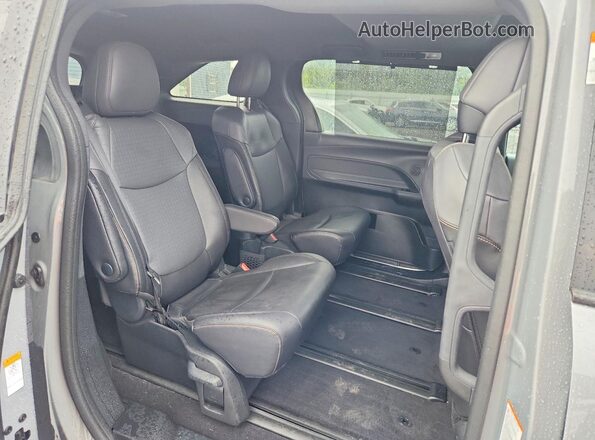 5TDCSKFC8RS144751 2024 TOYOTA SIENNA Gray Vista interior trasera